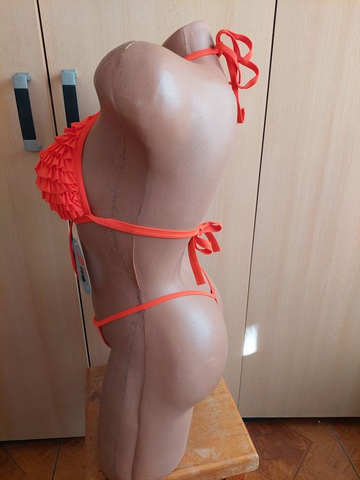 Costum de baie nou