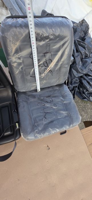 Scaun macara manitou stivuitor macara încărcător frontal este rabatabil pret 360 lei se poate trimite prin curier rapid în toată tara