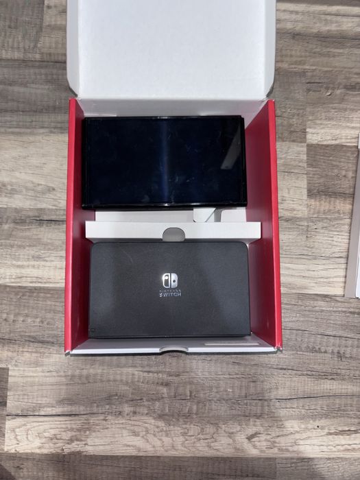 Nintendo switch oled + игра