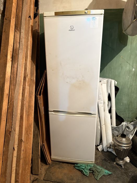 Холодильник INDESIT