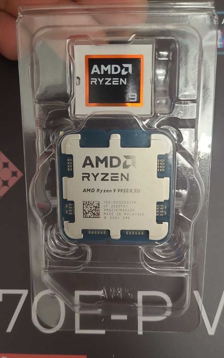 Procesor AMD Ryzen 9 9950X3D up  5.7 GHz 16 nuclee  , am5 , nou