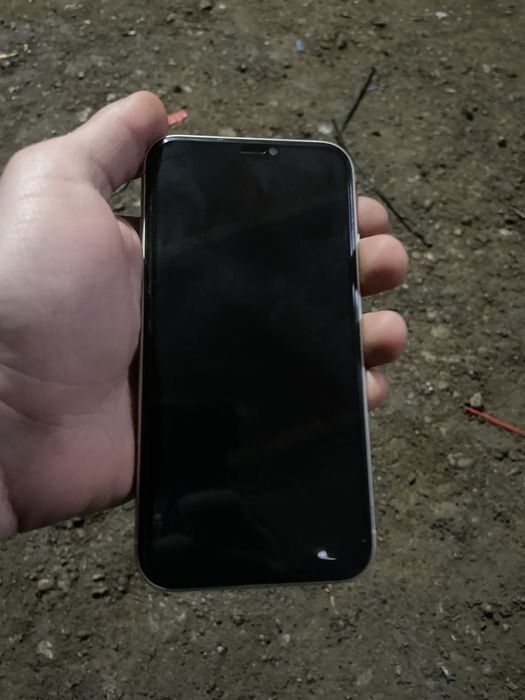 продам айфон 11