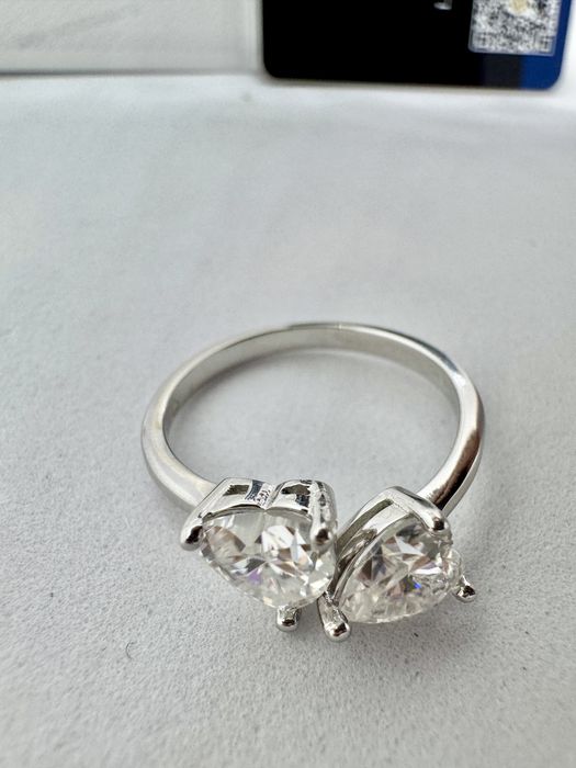 Сребърен пръстен с мойсанит (Диамант) 2 карата