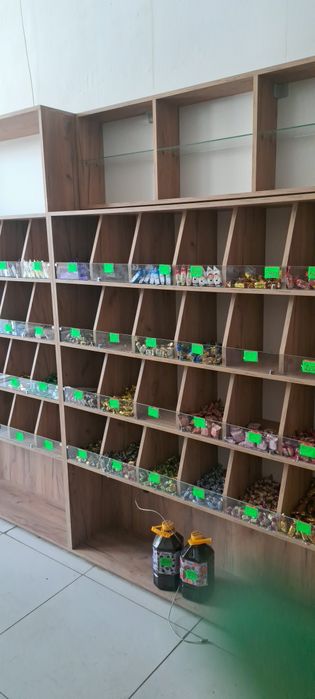 Продам стелажи , стол.