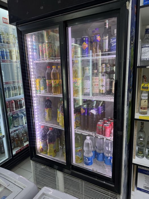 Холодильная витрина