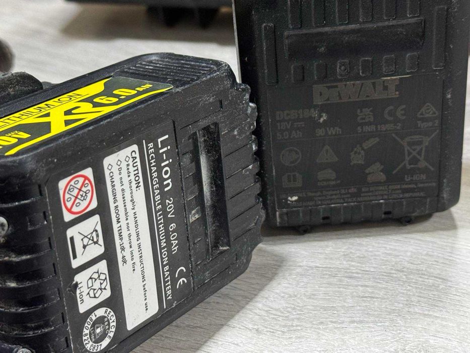 Акумулаторен винтоверт DeWALT DCD791P2 с 2 батерии и зарядно