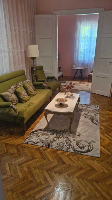Apartament la casa de inchiriat zona CENTRALA