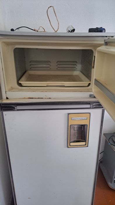 Холодилник советски в хорош состояни.