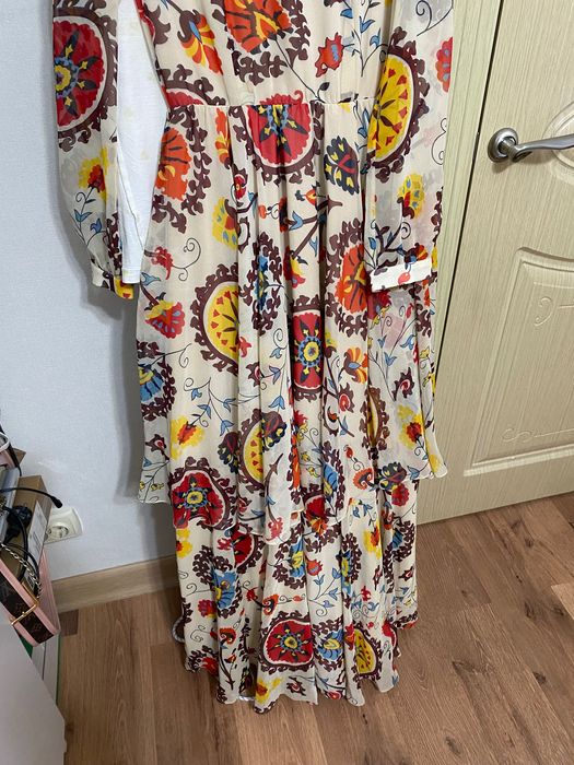 Красивое платье праздничное новое