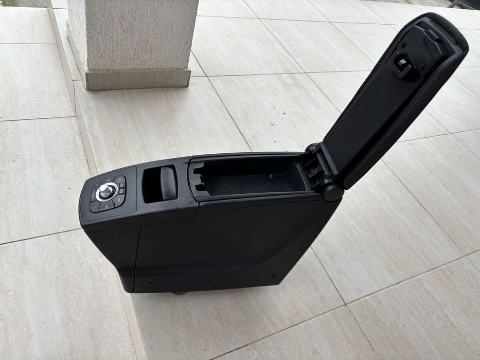 Cotieră față electrică   renault scenic 3  cu butoane navigatie+ radio