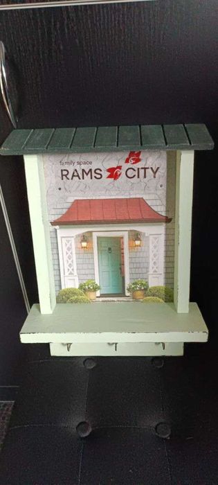 Ключница из дерева домик