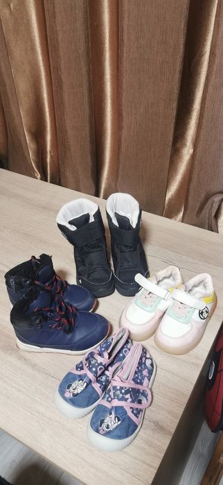Детски обувки /4 чифта/ 24номер