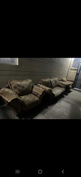 Угалог для гостинной