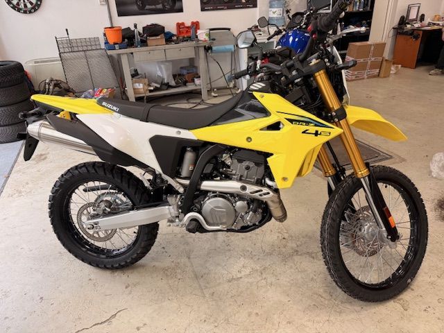 Suzuki DR-Z 400S Suzuki DR-Z4S M6 dageco Moto
