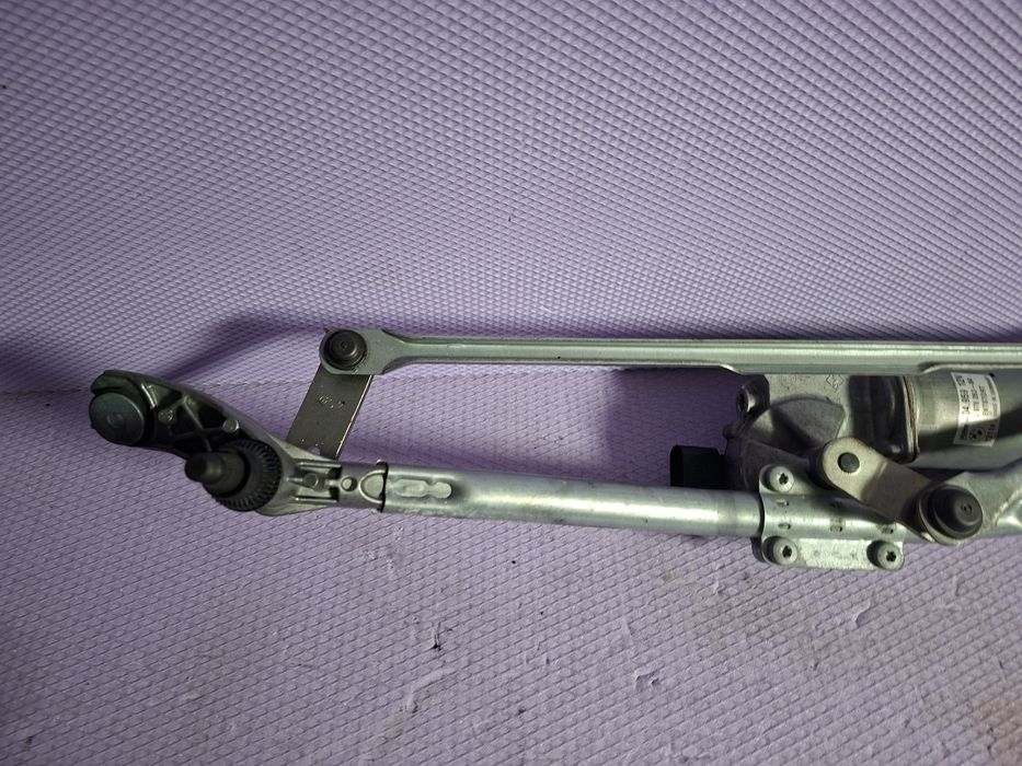 Ansamblu ștergătoare parbriz cu motoraș BMW E90 E91 Cod 6978263 in stare foarte buna