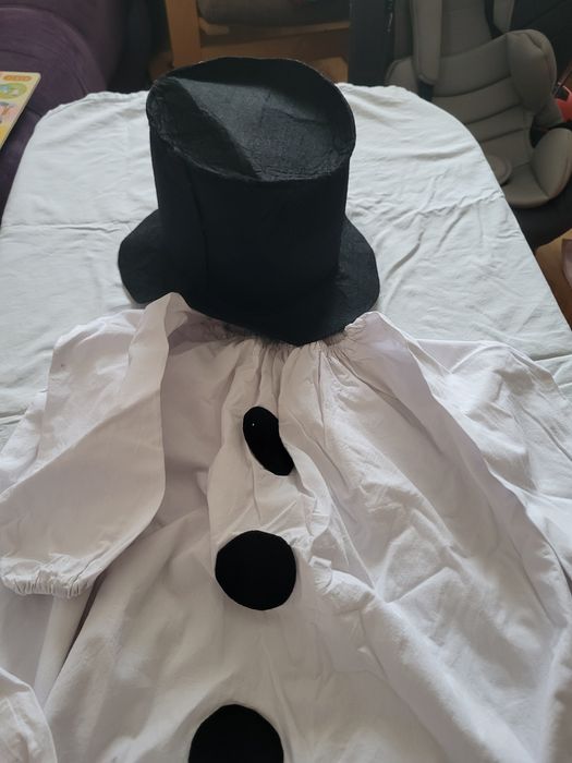 Costum serbare/carnaval Om de zapada, 6-10 ani