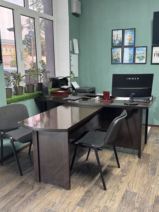 Ofis uchun ideal holatdagi mebel