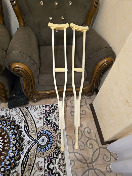 Костыли почти новые