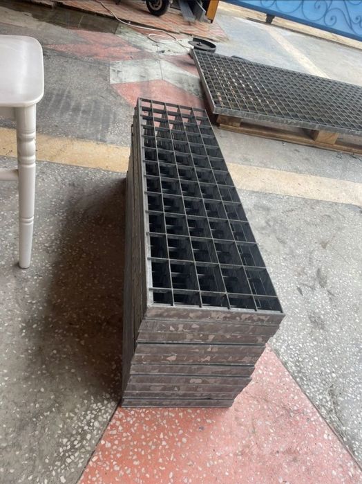 Trepte zincate galvanizate