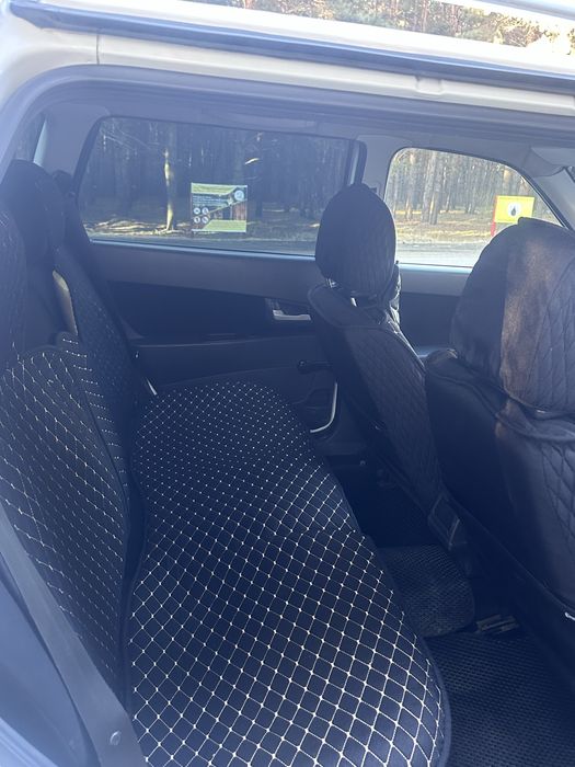 Лада Приора 2011 года