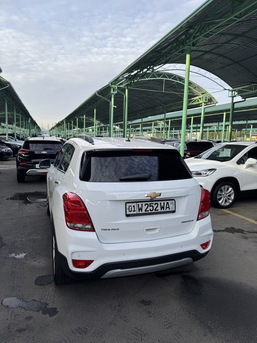 Trecker 1 aftamat bez luk