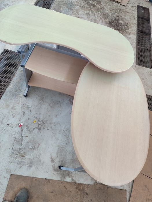 Многофункционално бюро.