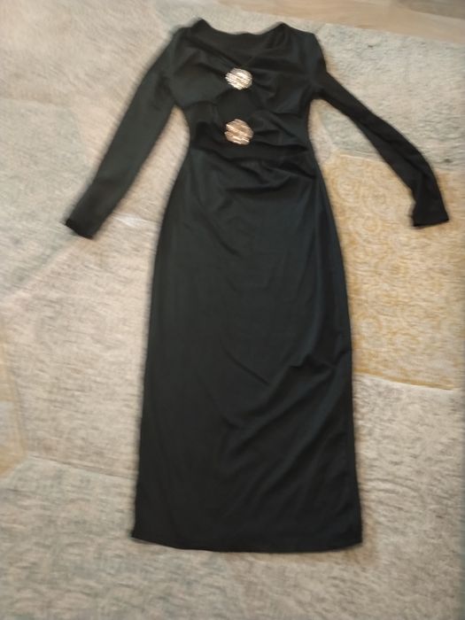 Rochie neagra extrem de eleganta și sexi