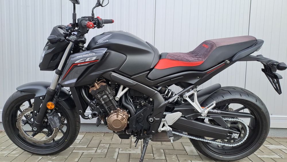 MotoFLy vinde Honda CB650FA 2017