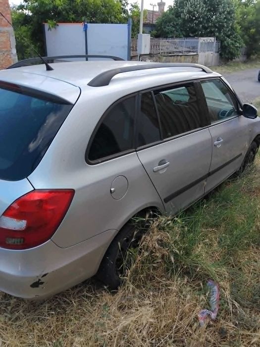Продавам Skoda Fabia
