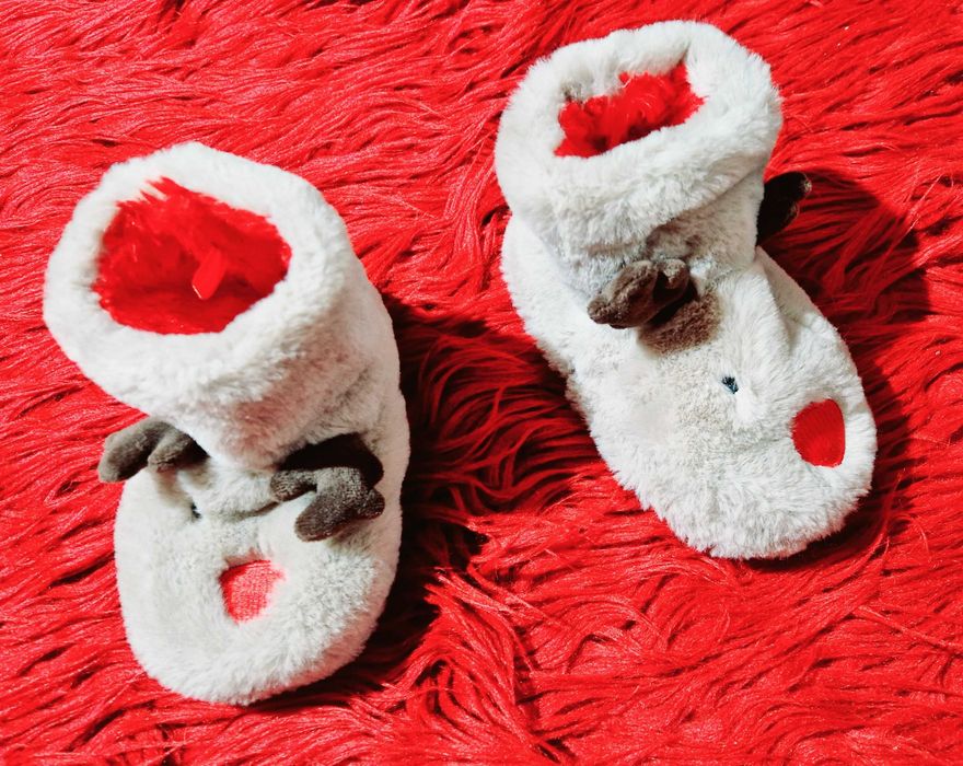 Детски чехли и пантофки