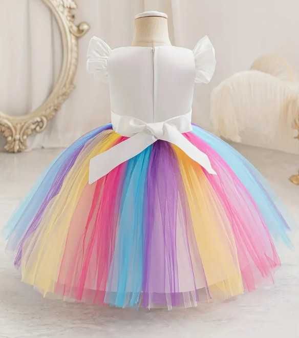 Очаровательное платье принцессы-единорога