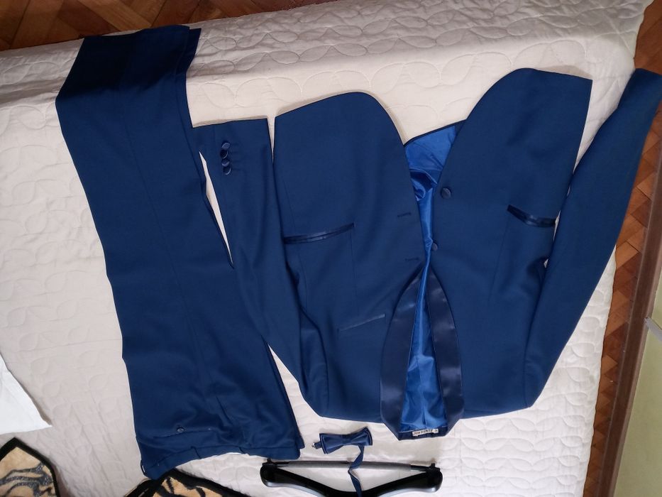 Costum bărbați stare foarte bună.