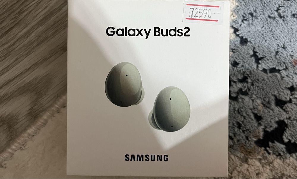 Камера ал,в поарок наушник