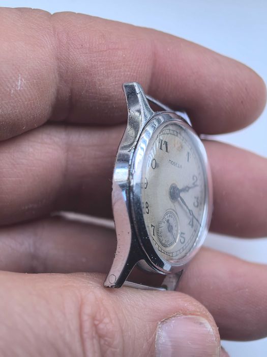 Победа с червено 12