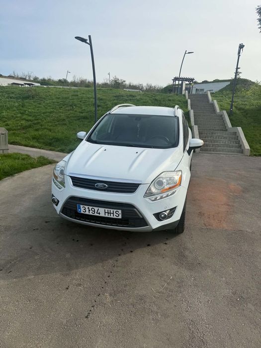 Vând mașină Ford Kuga 2012 automată