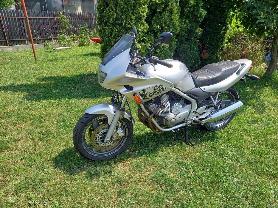 Motocicleta Yamaha XJ 600