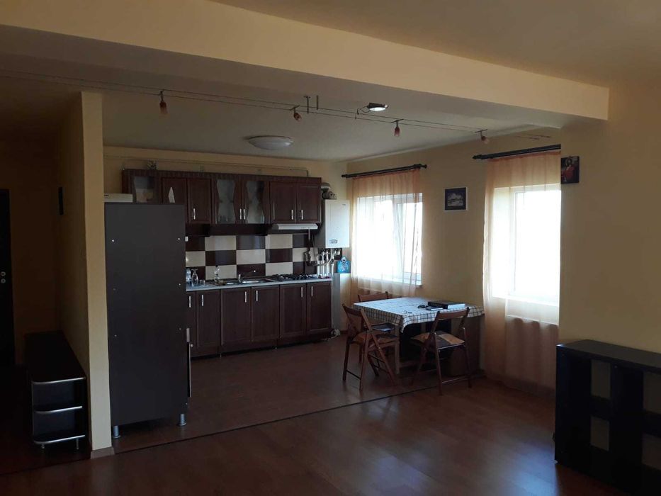 Inchiriez apartament cu 2 camere