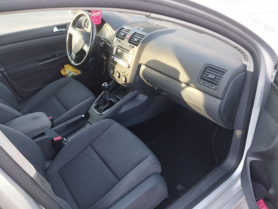 Продавам Голф 5 2.0tdi