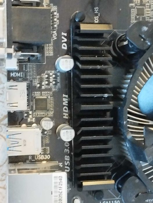 Kit Componente PC : Placa de baza GIGABYTE GA-B85M-D3H + Cpu I5 4690k