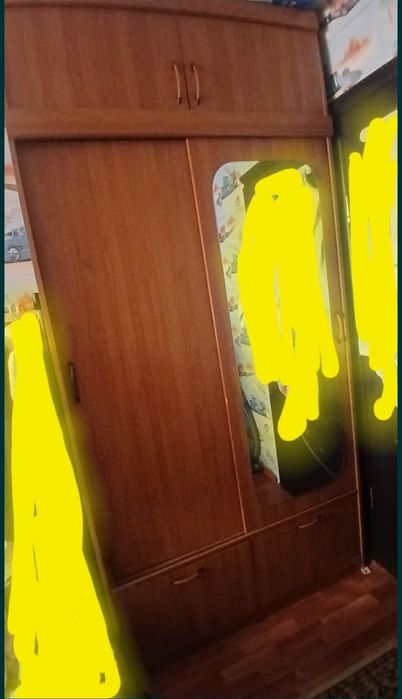 Продам коврик, столик, шкафы, комод