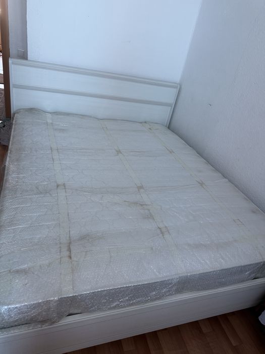 Продам двуспальную кровать