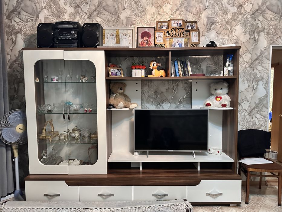 Продам гостиную стенку жля TV