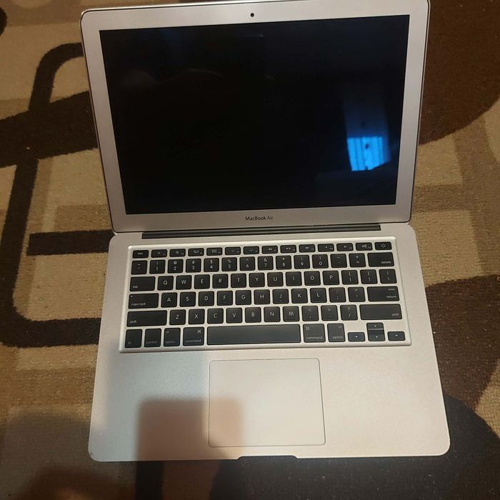 Apple Macbook air A1369