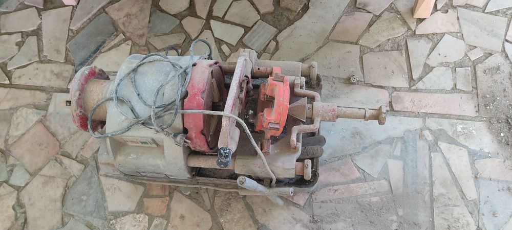 Резьбонарезной станок