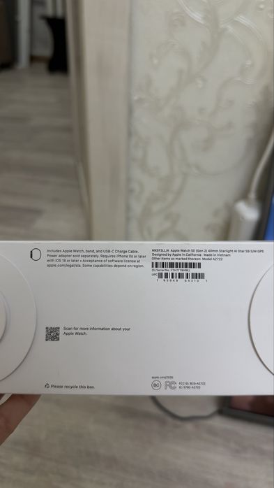 Продам Apple watch SE