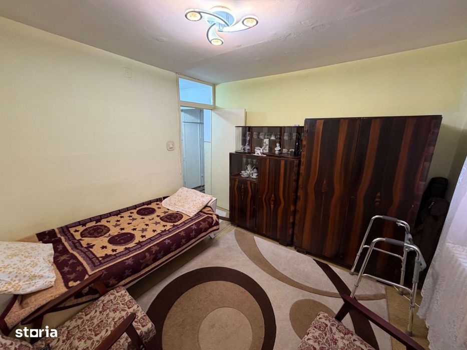 Apartament 2 camere, etaj 1 - zona Cetate