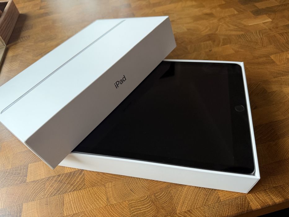 Apple iPad 9th Gen 64GB
