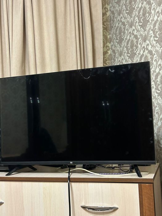 Продам телевизор на запчасти