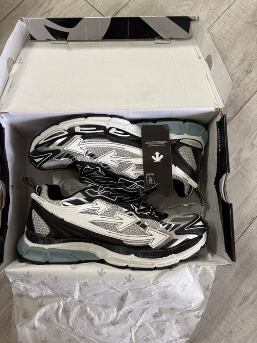 Off white be right back