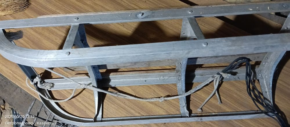 Продам алюминиевые санки